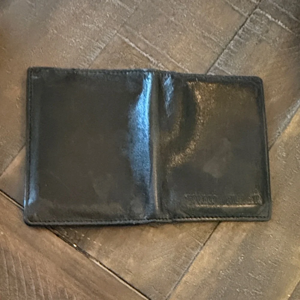 Tommy Hilfiger Sleek Black Card Holder